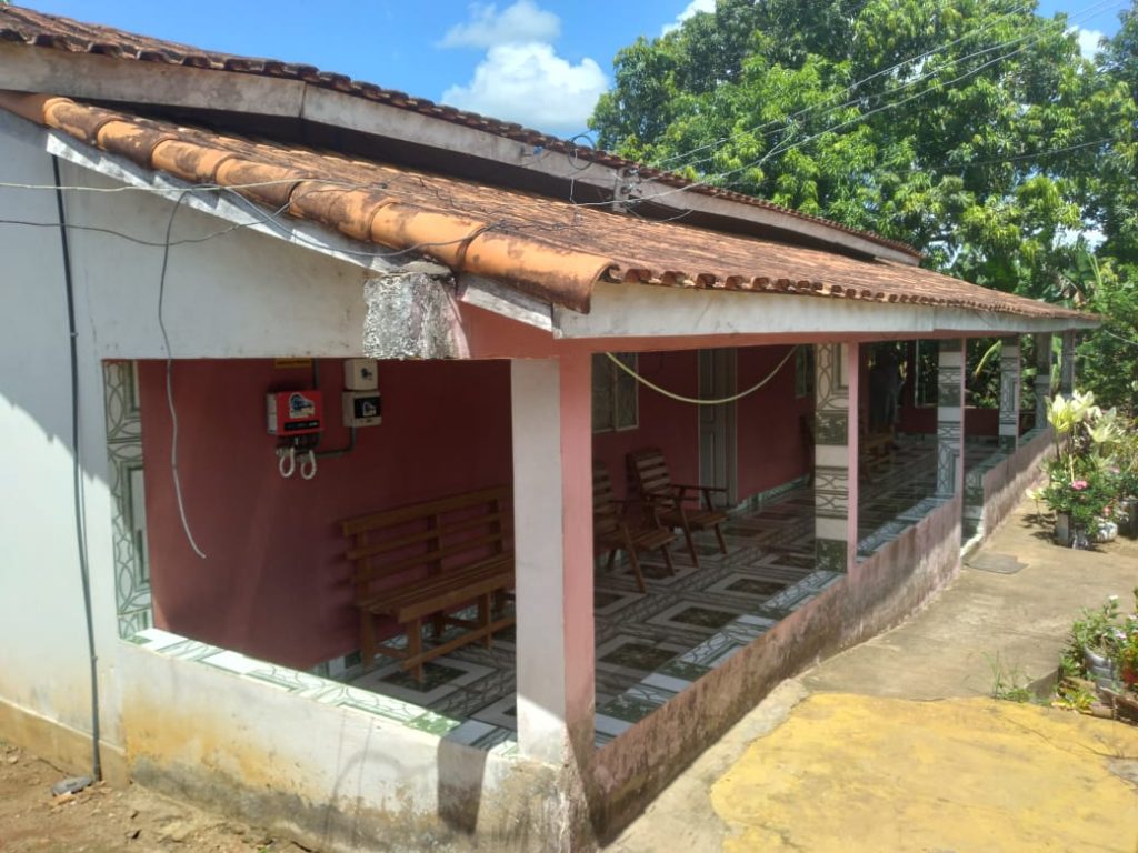 Casa a venda localizada em Colina Verde-RO.