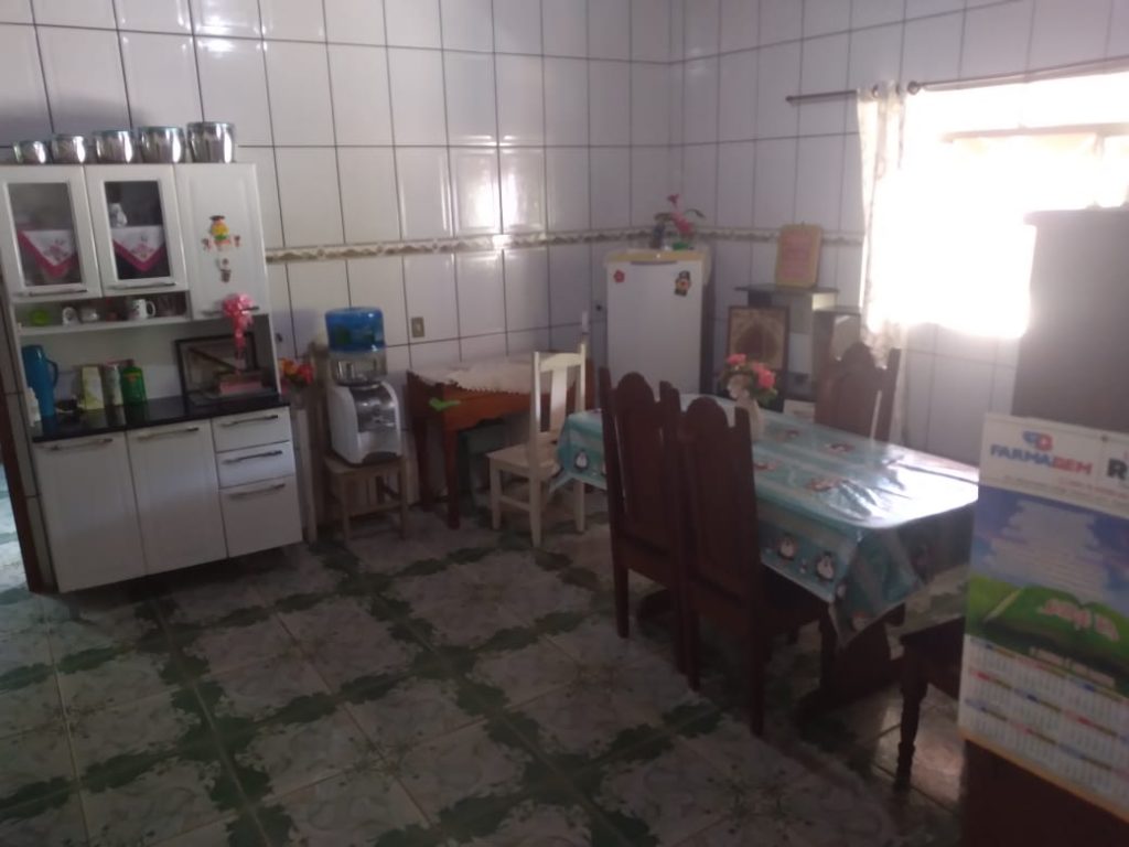 Casa a venda localizada em Colina Verde-RO.