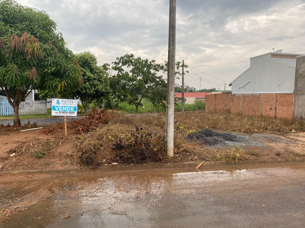 TERRENO DE ESQUINA próximo à faculdade FIMCA. – ORLEANS -JARU-RO