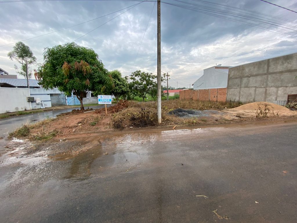 TERRENO DE ESQUINA próximo à faculdade FIMCA. – ORLEANS -JARU-RO