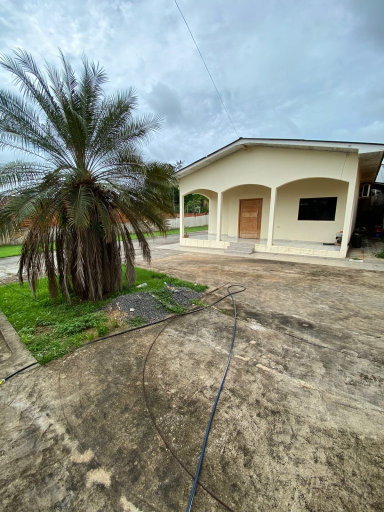 CASA Á VENDA NA RUA RAIMUNDO CATANHEDE, SETOR 02 – JARU/RO