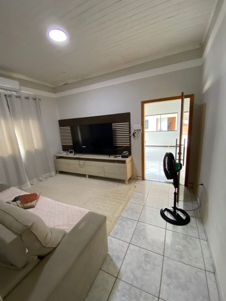 CASA Á VENDA NA RUA RAIMUNDO CATANHEDE, SETOR 02 – JARU/RO