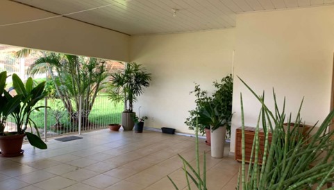 CASA Á VENDA NO CENTRO DE JARU/RO
