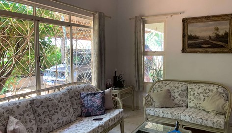 CASA Á VENDA NO CENTRO DE JARU/RO