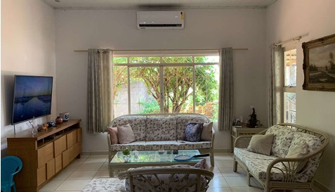 CASA Á VENDA NO CENTRO DE JARU/RO