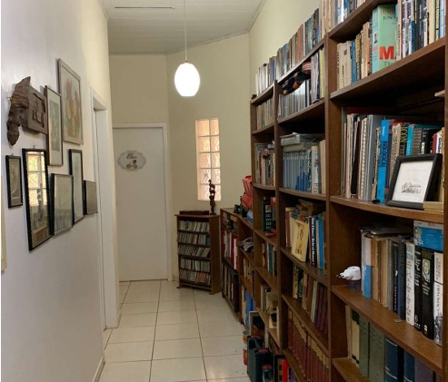 CASA Á VENDA NO CENTRO DE JARU/RO