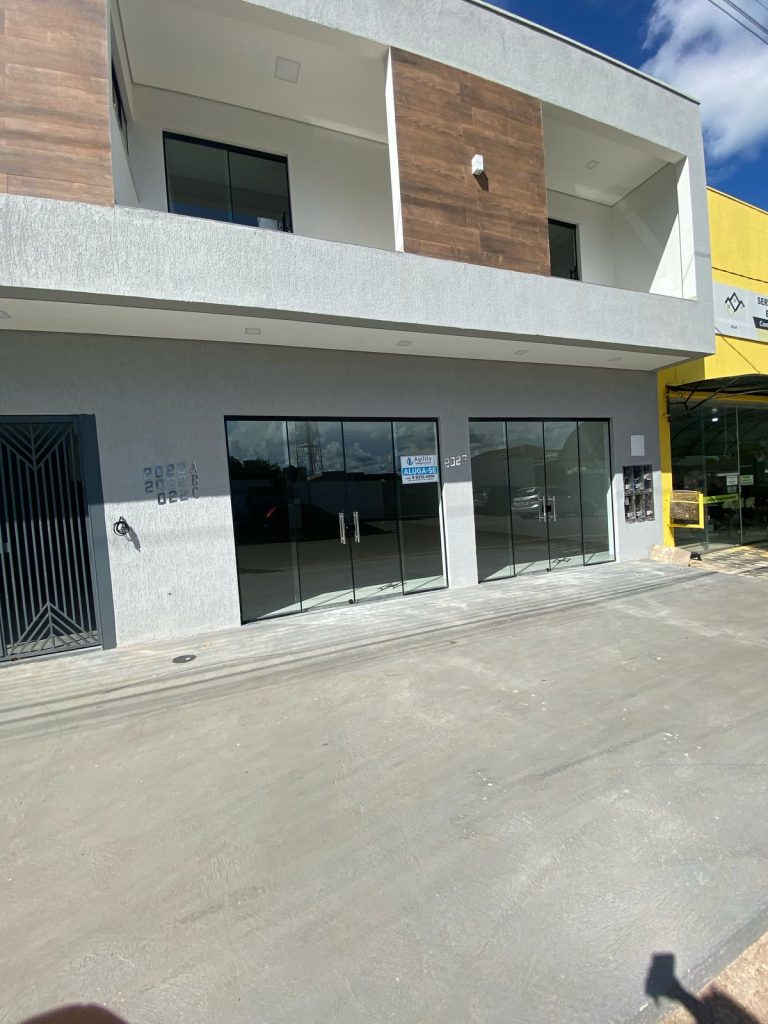 ALUGA-SE PONTO COMERCIAL NA AV. RIO BRANCO – JARU/RO