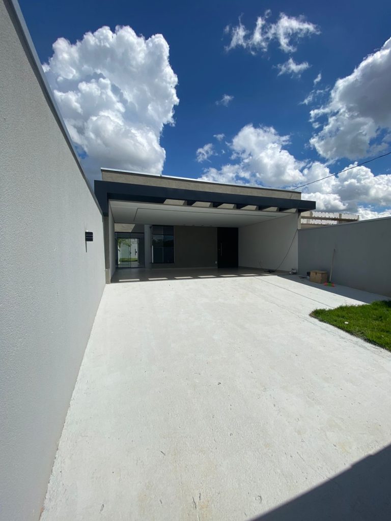 CASA Á VENDA NO SETOR 02! RUA MAMORÉ – JARU/RO