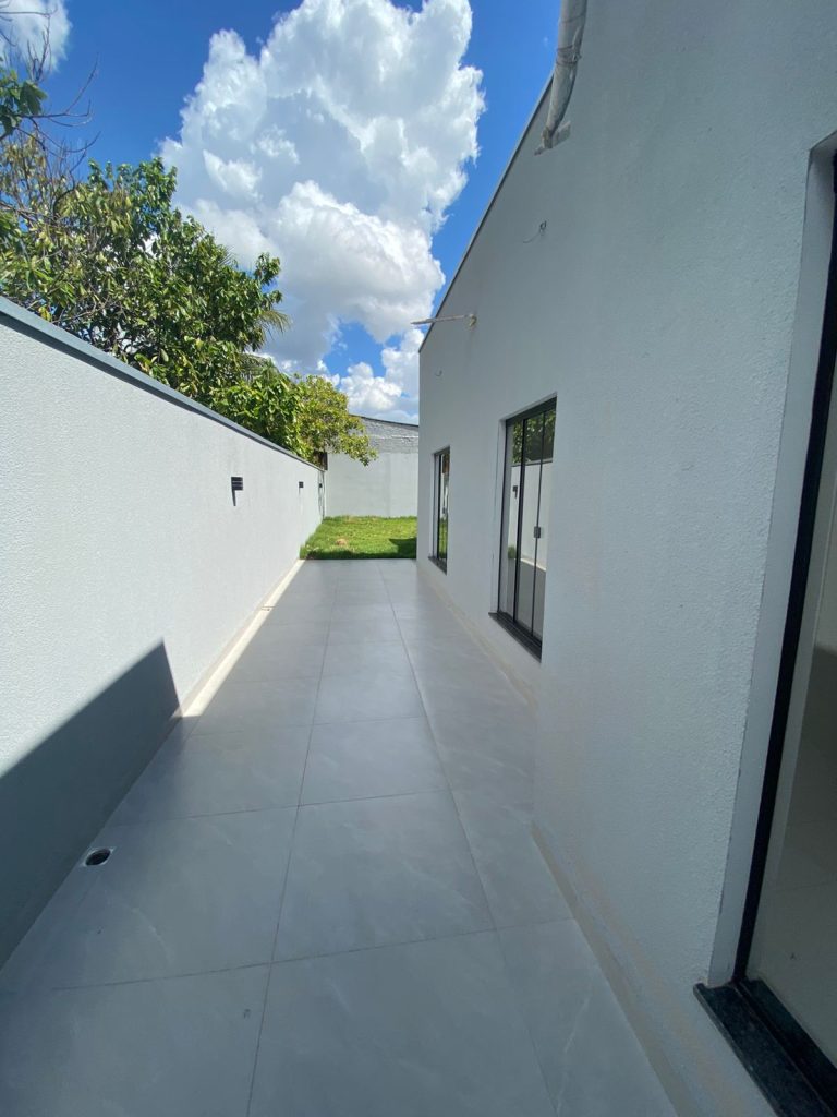 CASA Á VENDA NO SETOR 02! RUA MAMORÉ – JARU/RO