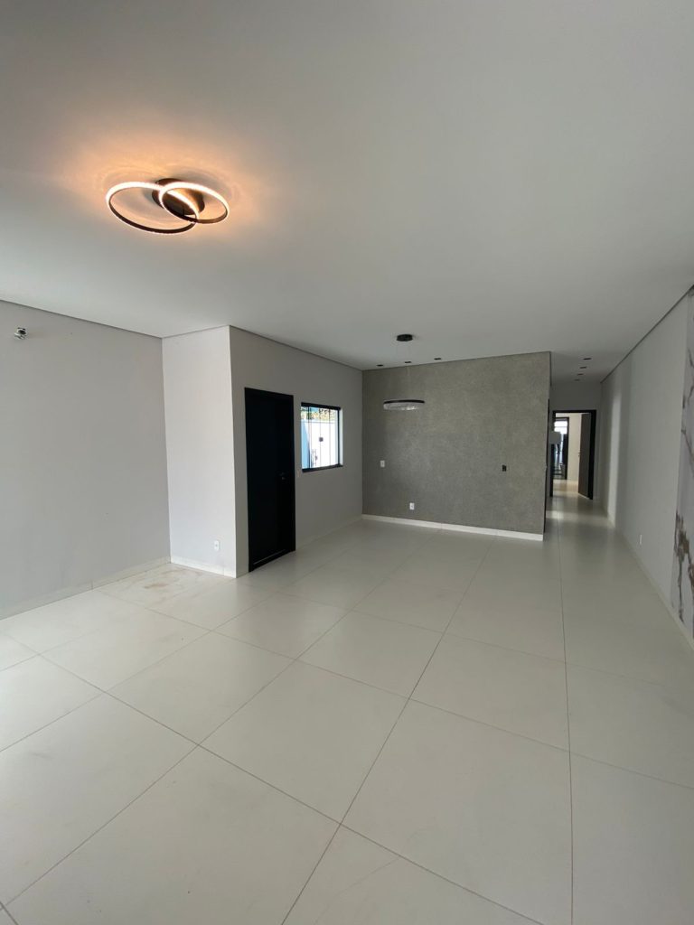 CASA Á VENDA NO SETOR 02! RUA MAMORÉ – JARU/RO