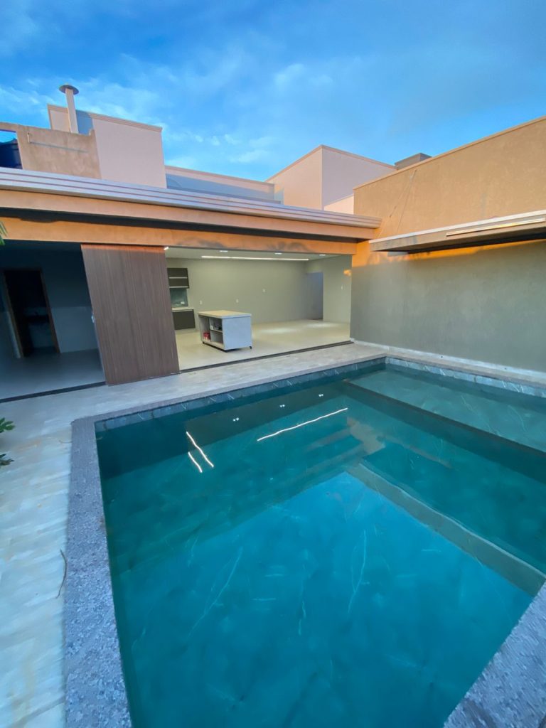 VENDE-SE CASA DE ALTO PADRÃO – RUA MAGDALENA, SAVANA PARK – JARU