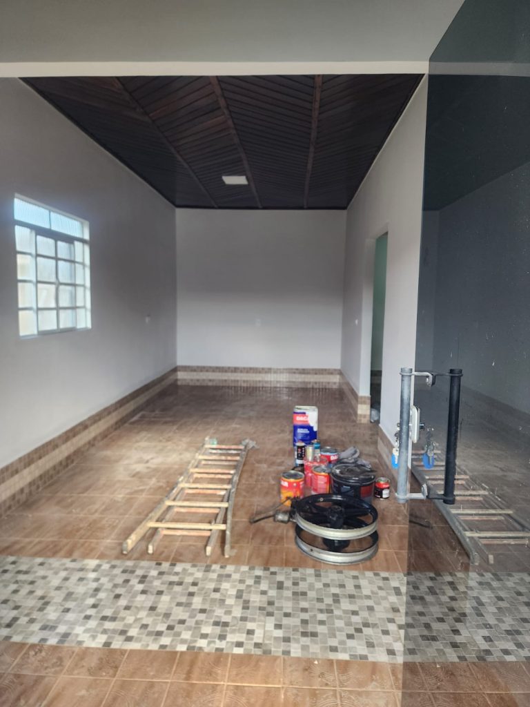 VENDE-SE OU ALUGA-SE CASA ESCRITURADA! NO SETOR 07, RUA MARECHAL RONDON – JARU/RO