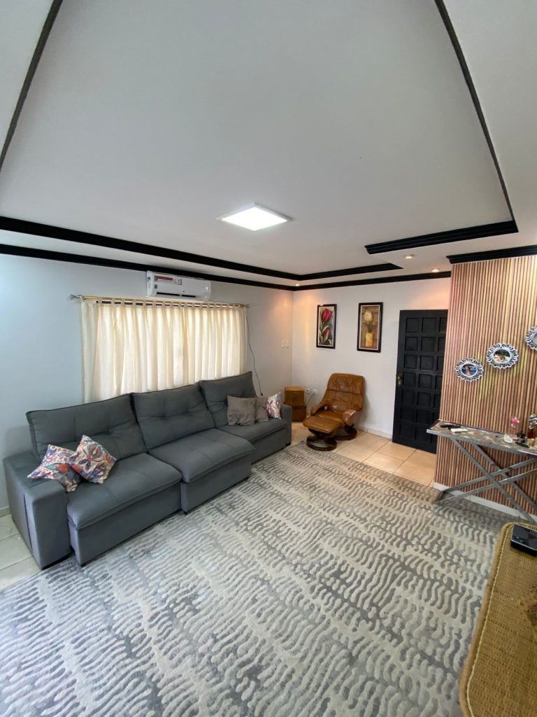 VENDE-SE CASA ESCRITURADA NA RUA PLÁCIDO DE CASTRO, SETOR 02 – JARU/RO