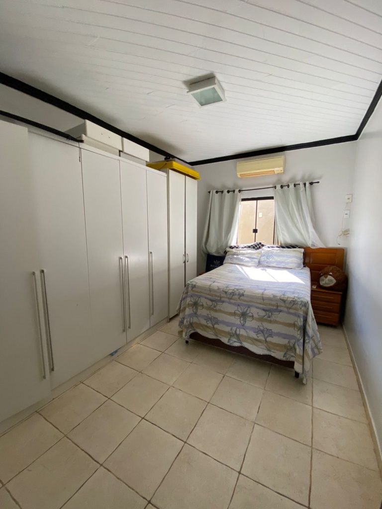 VENDE-SE CASA ESCRITURADA NA RUA PLÁCIDO DE CASTRO, SETOR 02 – JARU/RO