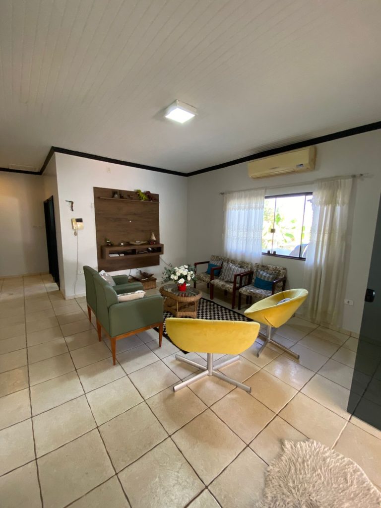 VENDE-SE CASA ESCRITURADA NA RUA PLÁCIDO DE CASTRO, SETOR 02 – JARU/RO