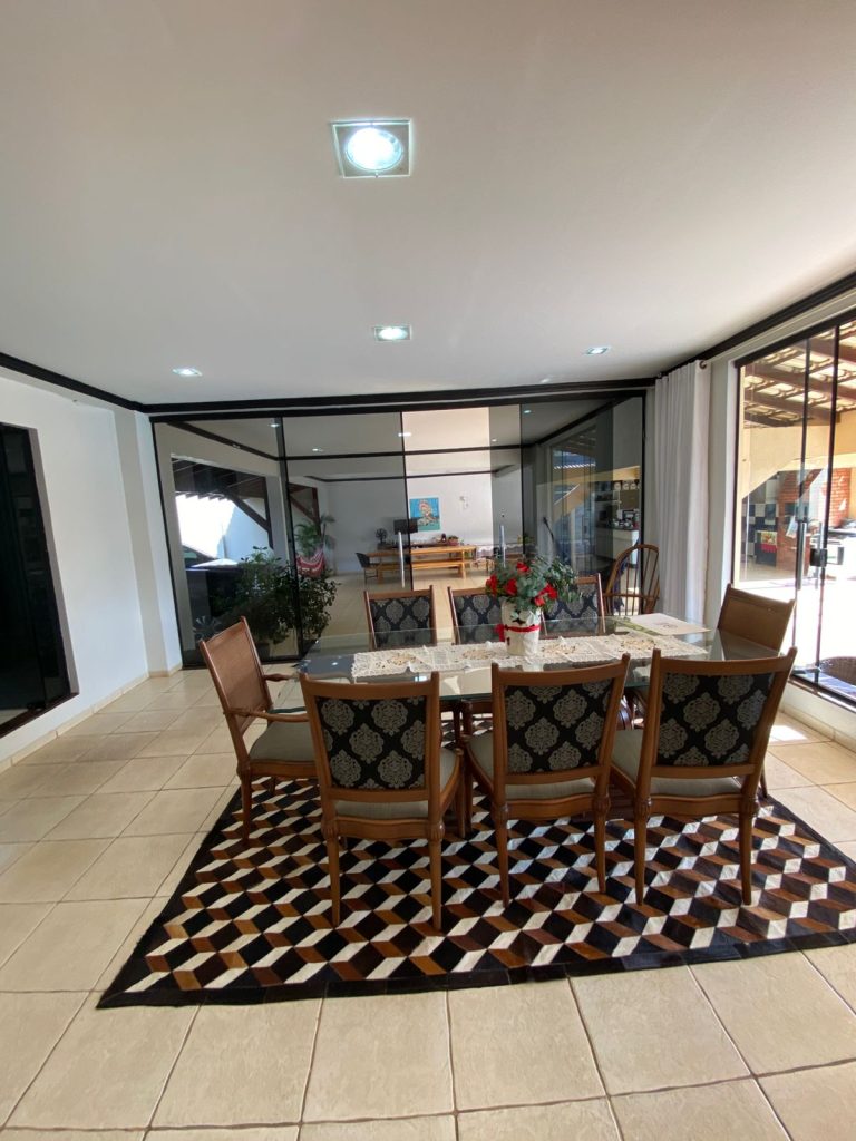 VENDE-SE CASA ESCRITURADA NA RUA PLÁCIDO DE CASTRO, SETOR 02 – JARU/RO