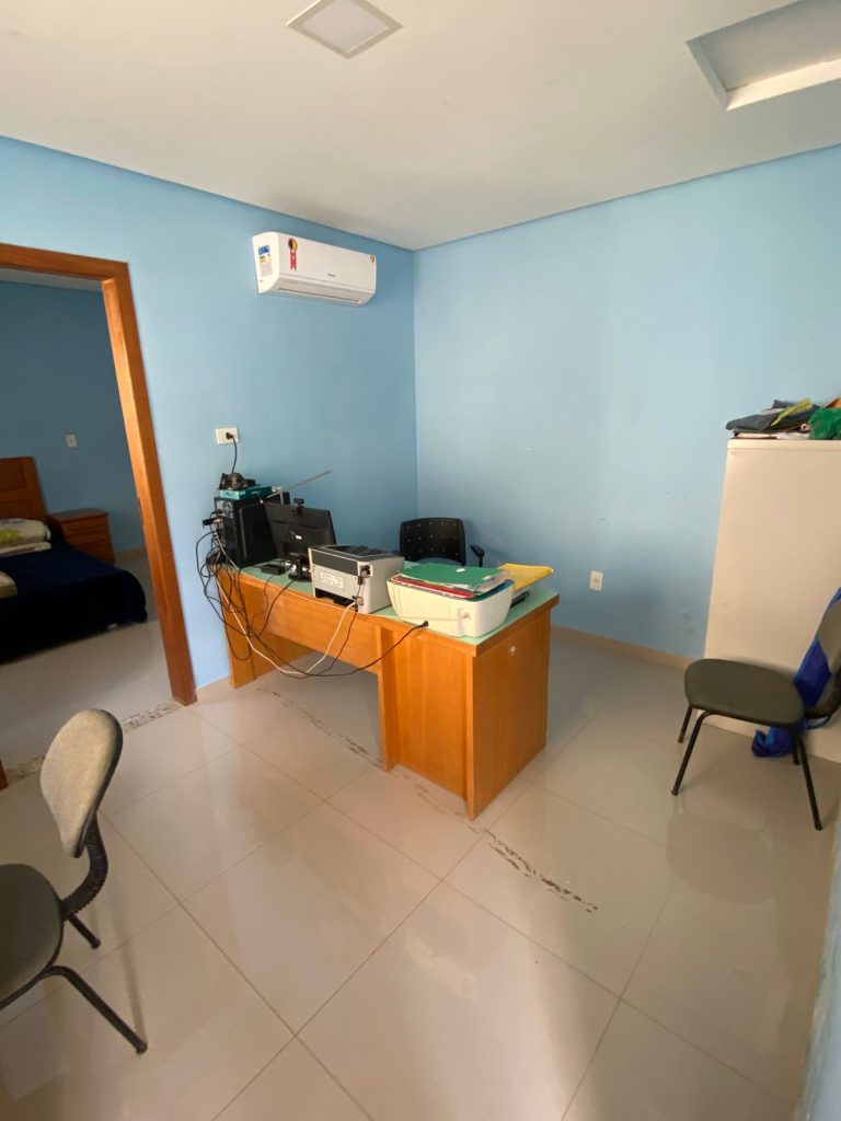 VENDE-SE CASA ESCRITURADA NA RUA PLÁCIDO DE CASTRO, SETOR 02 – JARU/RO