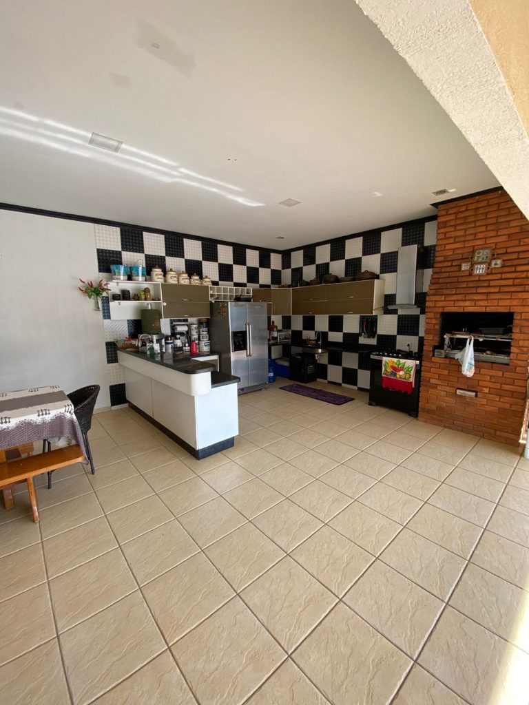 VENDE-SE CASA ESCRITURADA NA RUA PLÁCIDO DE CASTRO, SETOR 02 – JARU/RO