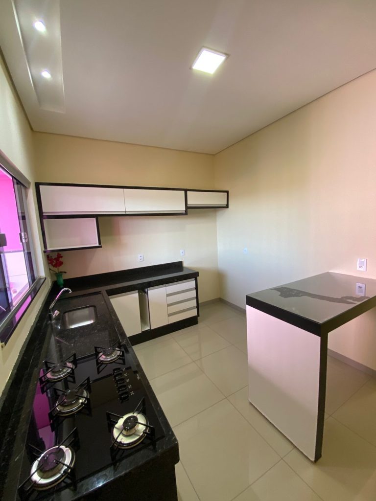 ALUGASE-SE CASA! NA AV. DOM PEDRO I, SETOR 05 – JARU/RO