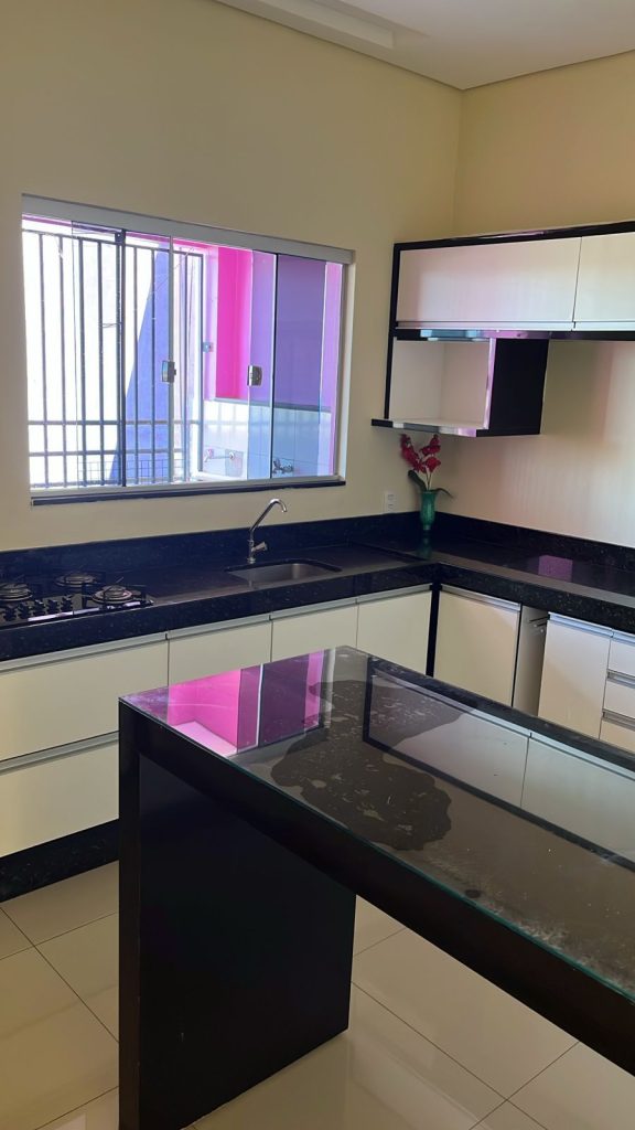 ALUGASE-SE CASA! NA AV. DOM PEDRO I, SETOR 05 – JARU/RO