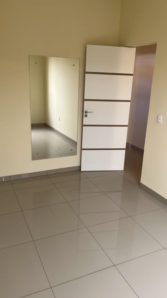 ALUGASE-SE CASA! NA AV. DOM PEDRO I, SETOR 05 – JARU/RO