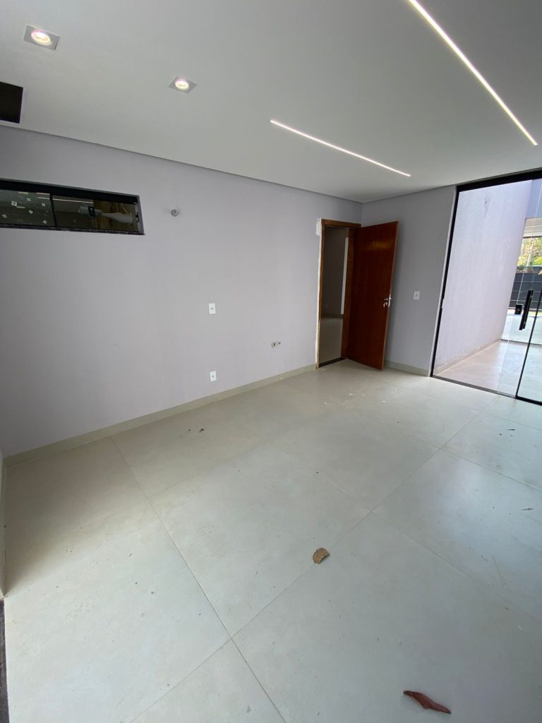 CASA ESCRITURADA Á VENDA! NA RUA MAMORÉ, SETOR 02, 1027 – JARU/RO CASA ESCRITURADA Á VENDA! NA RUA MAMORÉ, SETOR 02, 1027 – JARU/RO