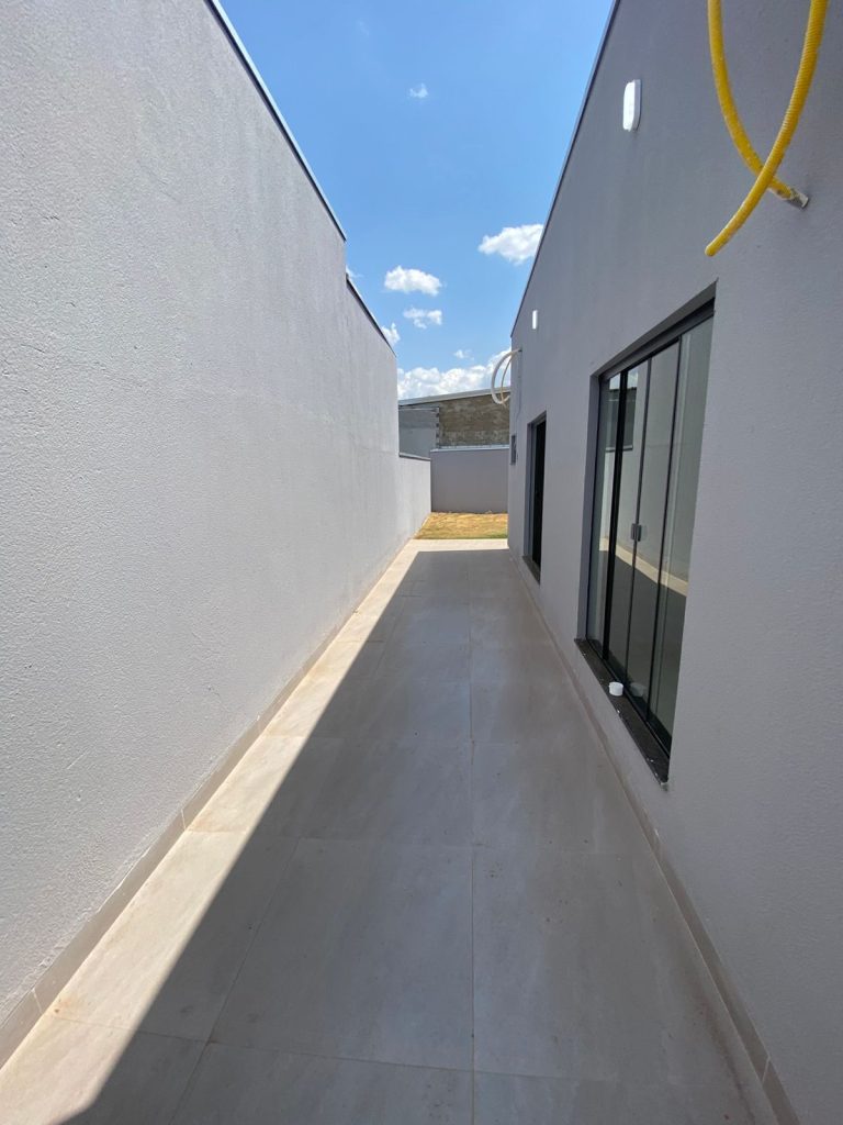 CASA ESCRITURADA Á VENDA! NA RUA MAMORÉ, SETOR 02, 1027 – JARU/RO CASA ESCRITURADA Á VENDA! NA RUA MAMORÉ, SETOR 02, 1027 – JARU/RO