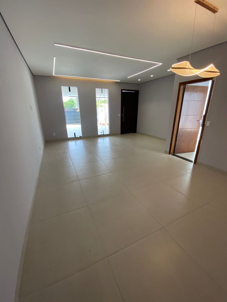 CASA ESCRITURADA Á VENDA! NA RUA MAMORÉ, SETOR 02, 1027 – JARU/RO CASA ESCRITURADA Á VENDA! NA RUA MAMORÉ, SETOR 02, 1027 – JARU/RO