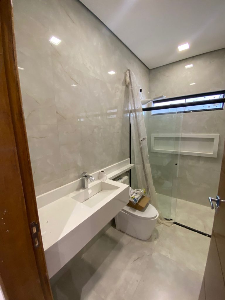 CASA ESCRITURADA Á VENDA! NA RUA MAMORÉ, SETOR 02, 1027 – JARU/RO CASA ESCRITURADA Á VENDA! NA RUA MAMORÉ, SETOR 02, 1027 – JARU/RO