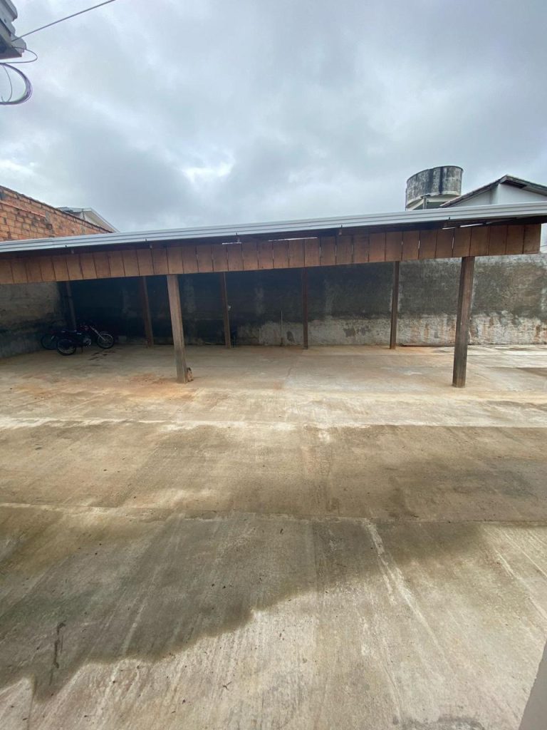 ALUGA-SE APARTAMENTO NA AV. TIRADENTES, SETOR 02 – JARU/RO