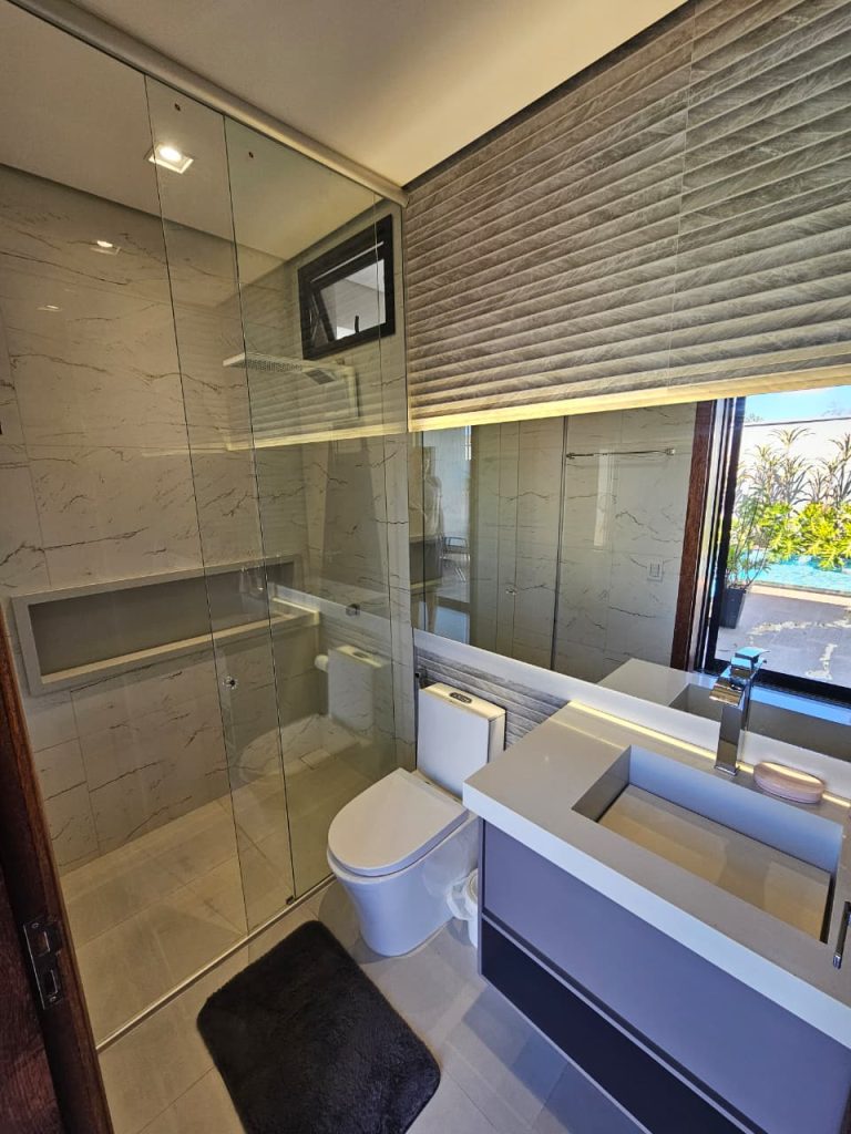 VENDE-SE CASA ESCRITURADA NA RUA YPÊ, SETOR 1/A – JARU/RO