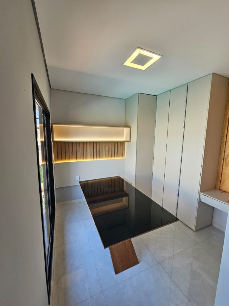 VENDE-SE CASA ESCRITURADA NA RUA YPÊ, SETOR 1/A – JARU/RO