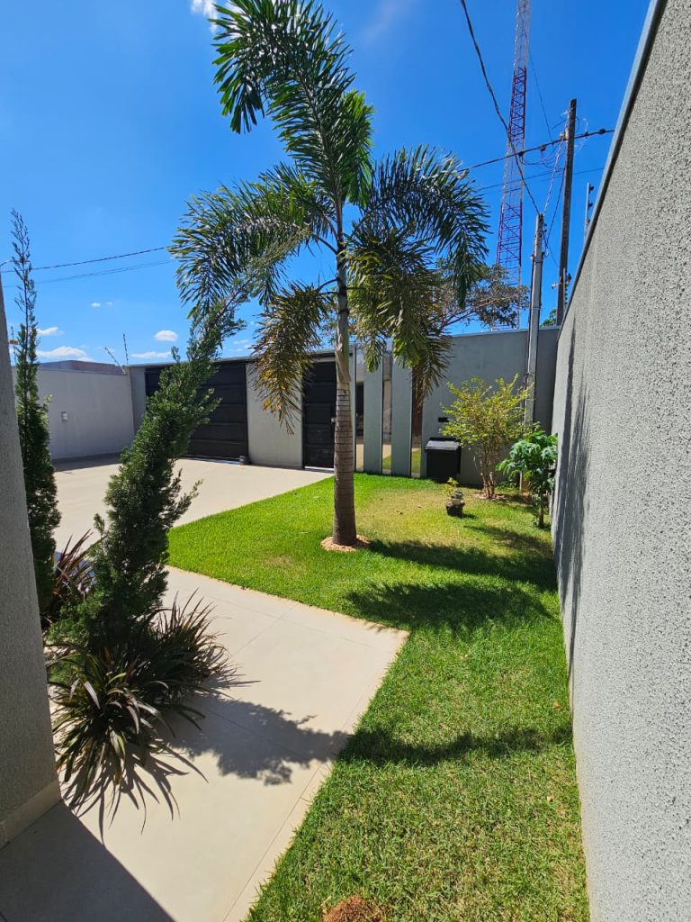 VENDE-SE CASA ESCRITURADA NA RUA YPÊ, SETOR 1/A – JARU/RO