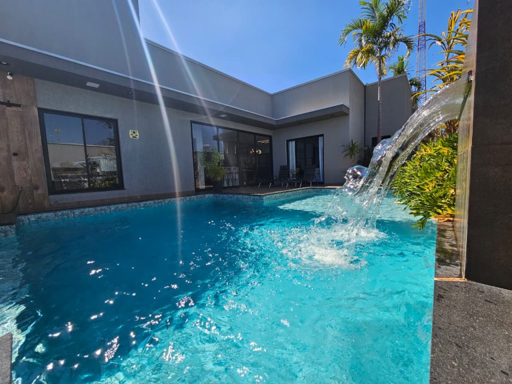 VENDE-SE CASA ESCRITURADA NA RUA YPÊ, SETOR 1/A – JARU/RO