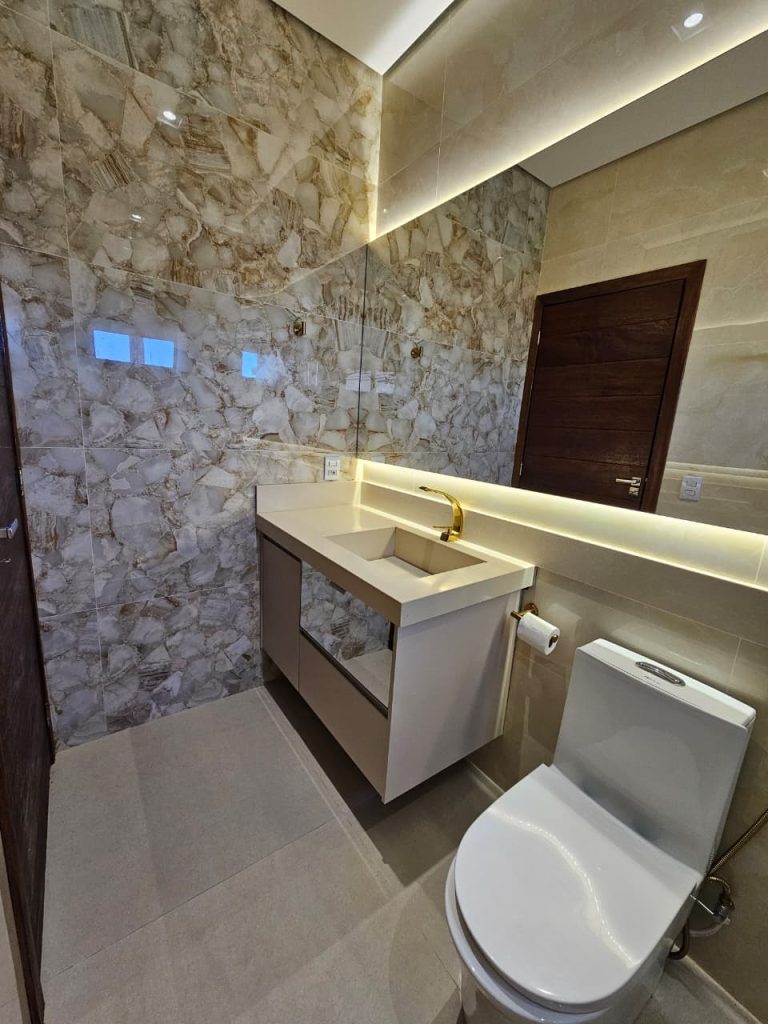 VENDE-SE CASA ESCRITURADA NA RUA YPÊ, SETOR 1/A – JARU/RO