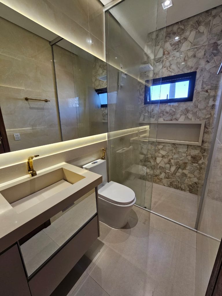 VENDE-SE CASA ESCRITURADA NA RUA YPÊ, SETOR 1/A – JARU/RO