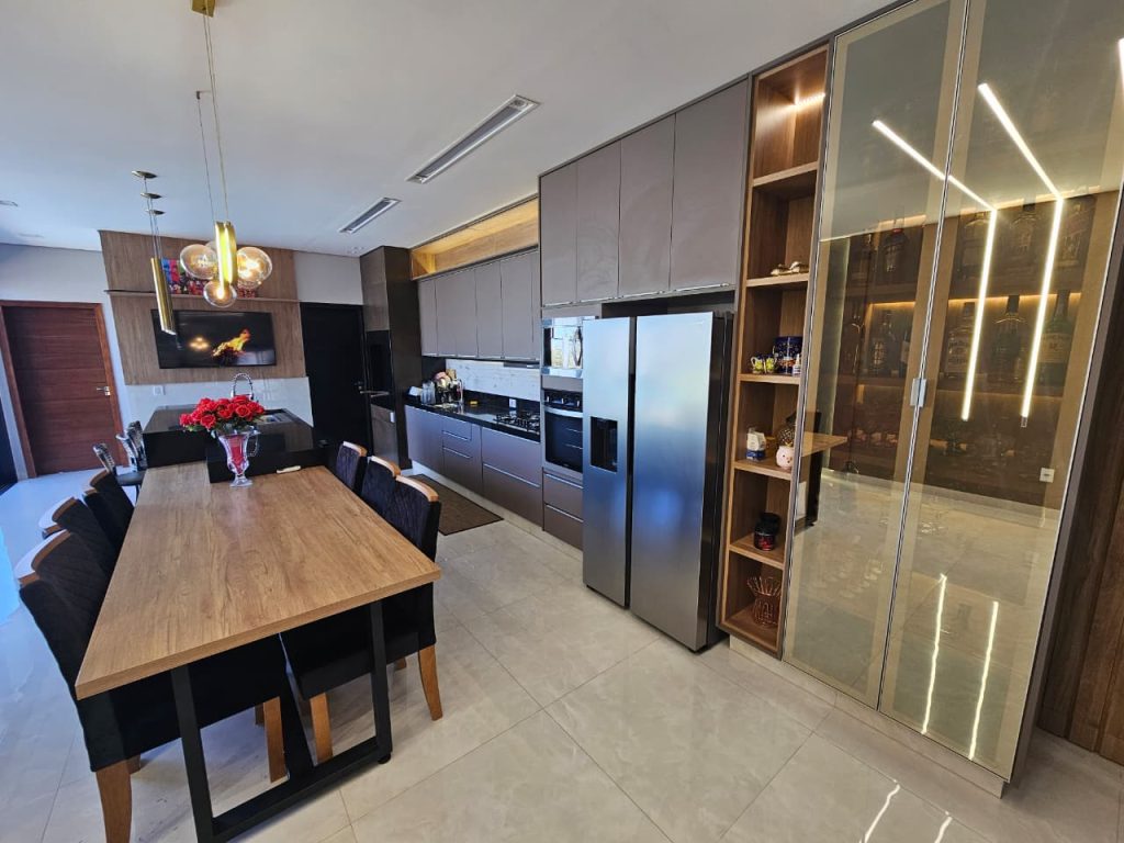 VENDE-SE CASA ESCRITURADA NA RUA YPÊ, SETOR 1/A – JARU/RO