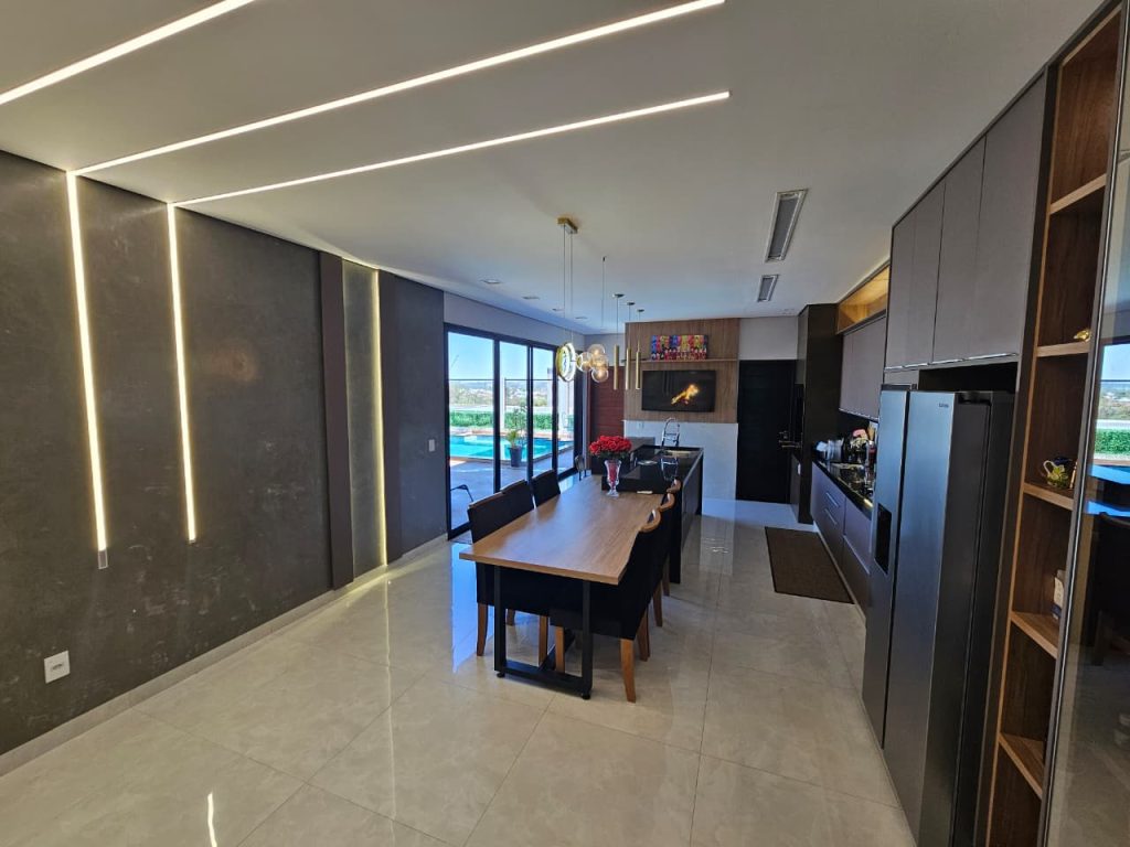 VENDE-SE CASA ESCRITURADA NA RUA YPÊ, SETOR 1/A – JARU/RO