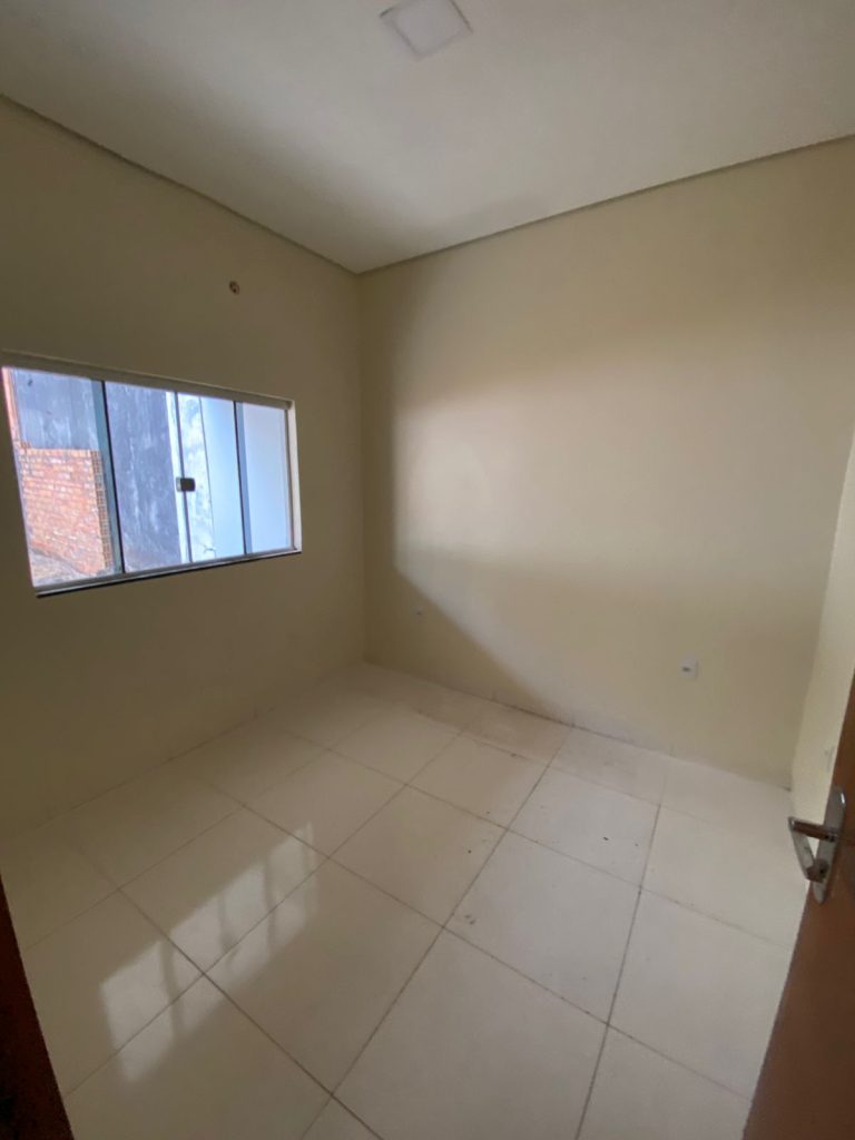 ALUGA-SE CASA NA RUA PRINCIPAL DO SAVANA PARK – JARU/RO