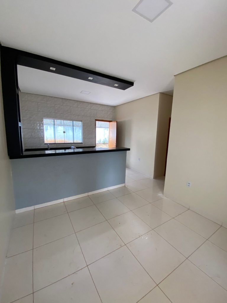 ALUGA-SE CASA NA RUA PRINCIPAL DO SAVANA PARK – JARU/RO