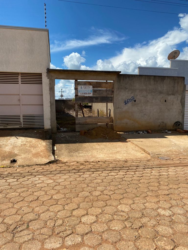 VENDE-SE TERRENO NA RUA FRANCISCO DE SÁ, SAVANA PARK – JARU/RO