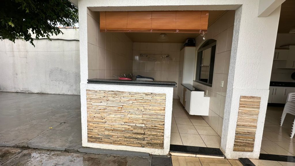 VENDE-SE TERRENO NA RUA BELO HORIZONTE, SETOR 01 – JARU/RO