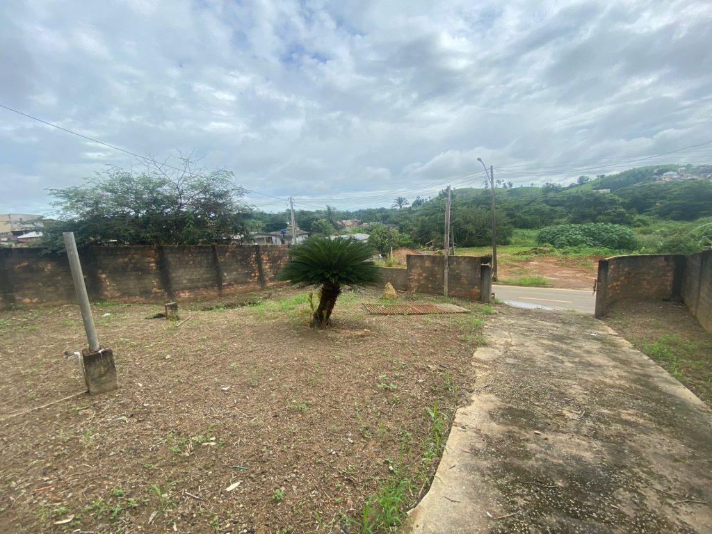 VENDE-SE TERRENO NA RUA RAIMUNDO CATANHEDE, SETOR 01 – JARU/RO