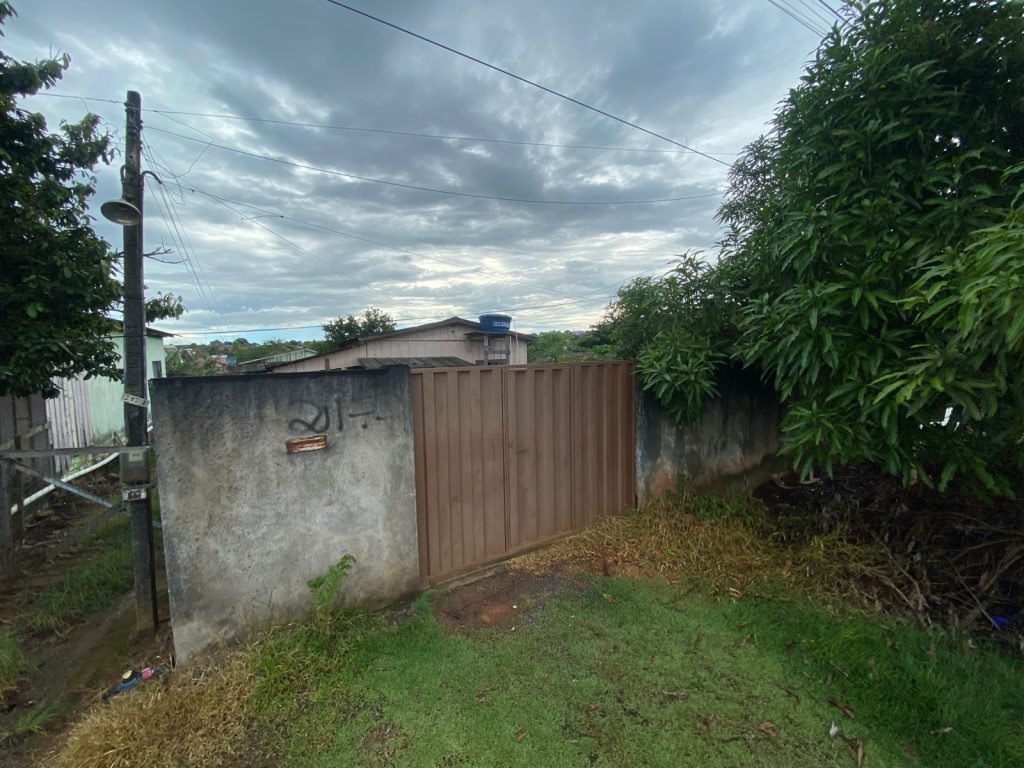 VENDE-SE TERRENO NA RUA AMAZONAS, SETOR 04 – JARU/RO