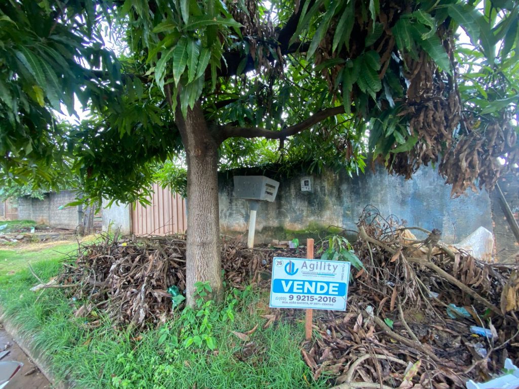 VENDE-SE TERRENO NA RUA AMAZONAS, SETOR 04 – JARU/RO