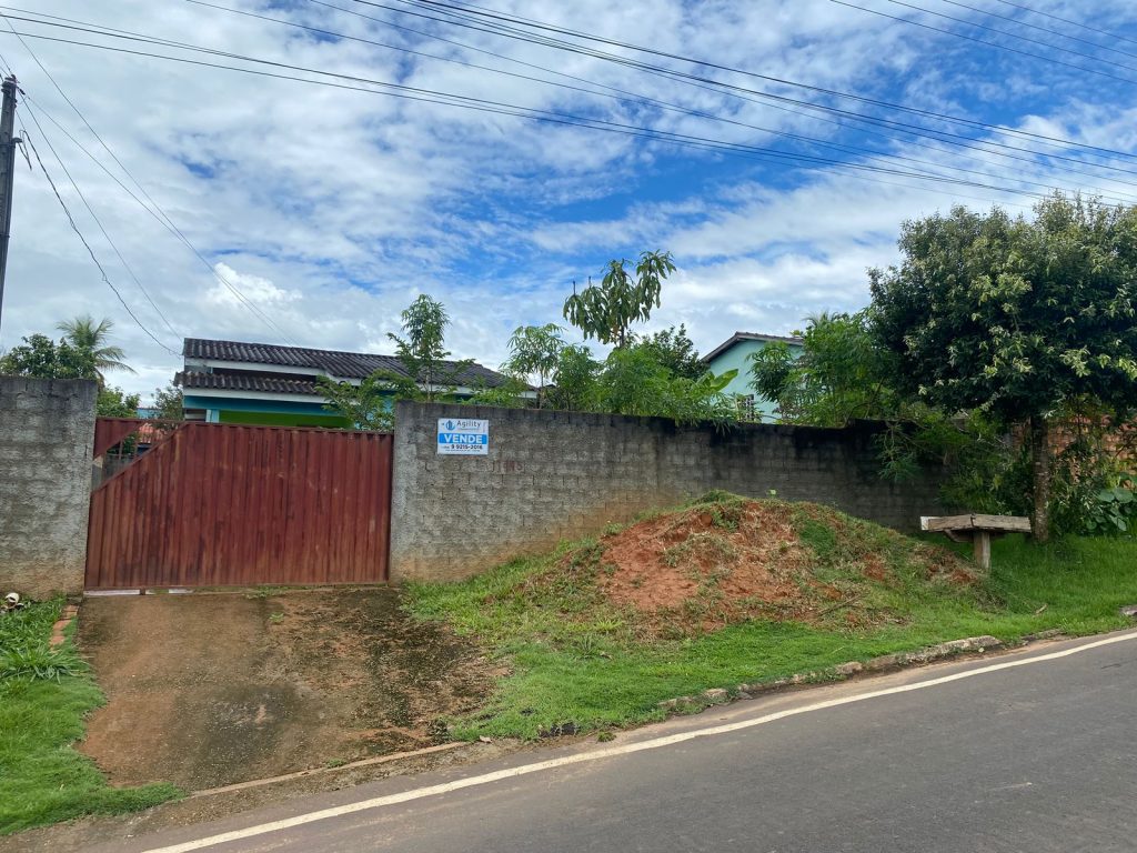 CASA A VENDA NA RUA PROFO HENRIQUE, SETOR 03 – THEOBROMA/RO