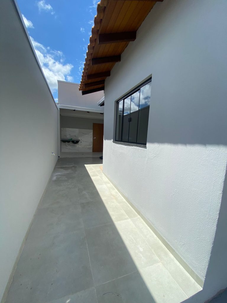 VENDE-SE NA RUA AFONSO JOSÉ, SETOR 07 – JARU/RO