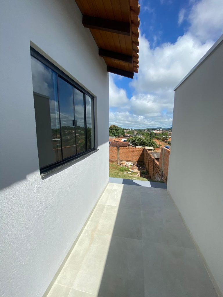 VENDE-SE NA RUA AFONSO JOSÉ, SETOR 07 – JARU/RO