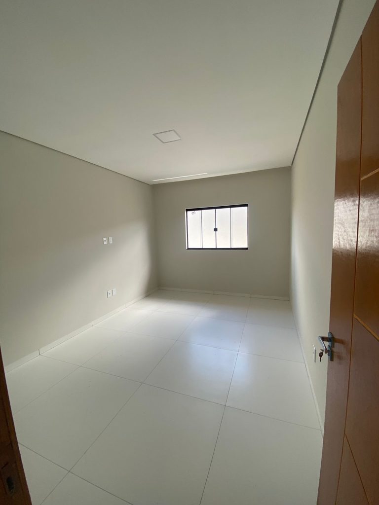 VENDE-SE NA RUA AFONSO JOSÉ, SETOR 07 – JARU/RO