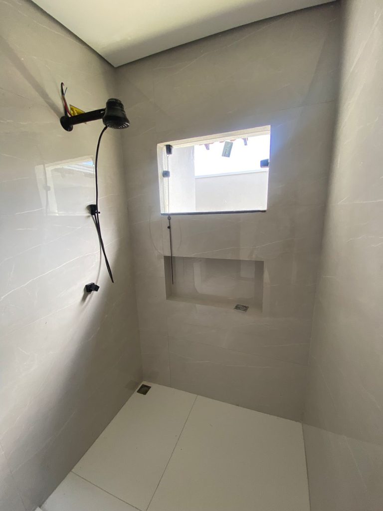 VENDE-SE NA RUA AFONSO JOSÉ, SETOR 07 – JARU/RO